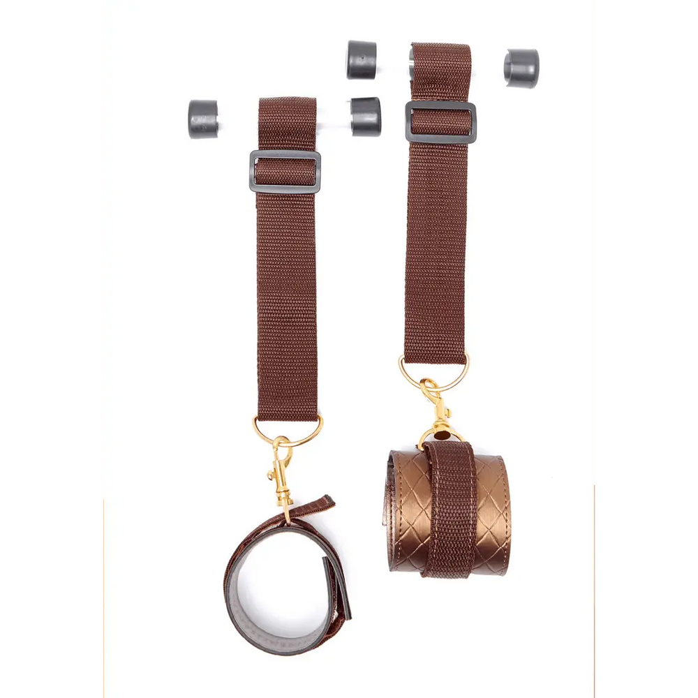 Sweet Surrender - Door Binding with Handcuffs - foto 2